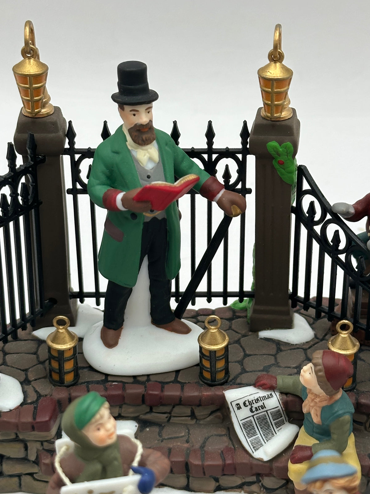 Department 56 - A Christmas Carol Reading By Charles Dickens - Dickens' Village