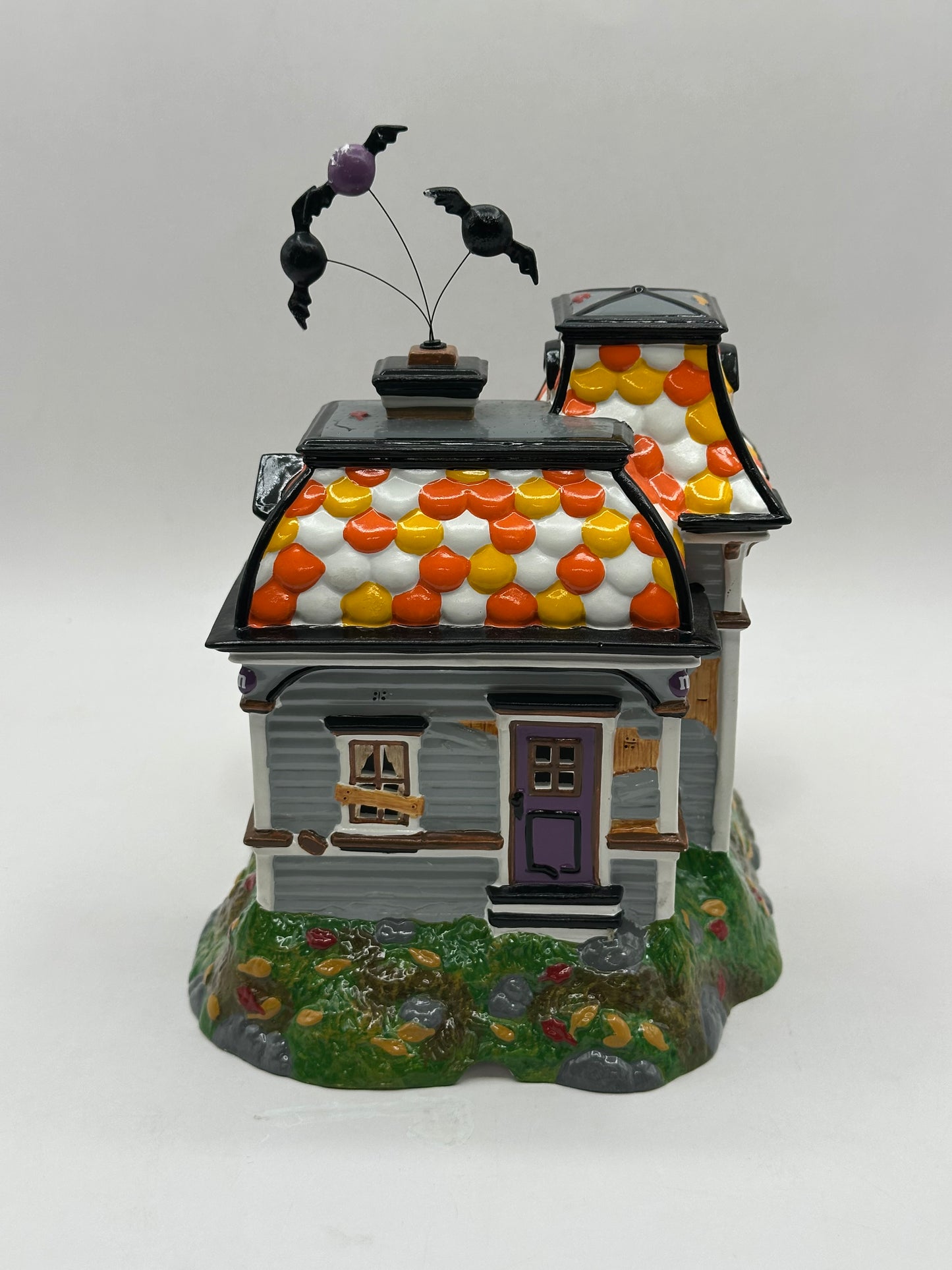 Department 56 - M&M's Spooky House Lighted House & Candy Dish