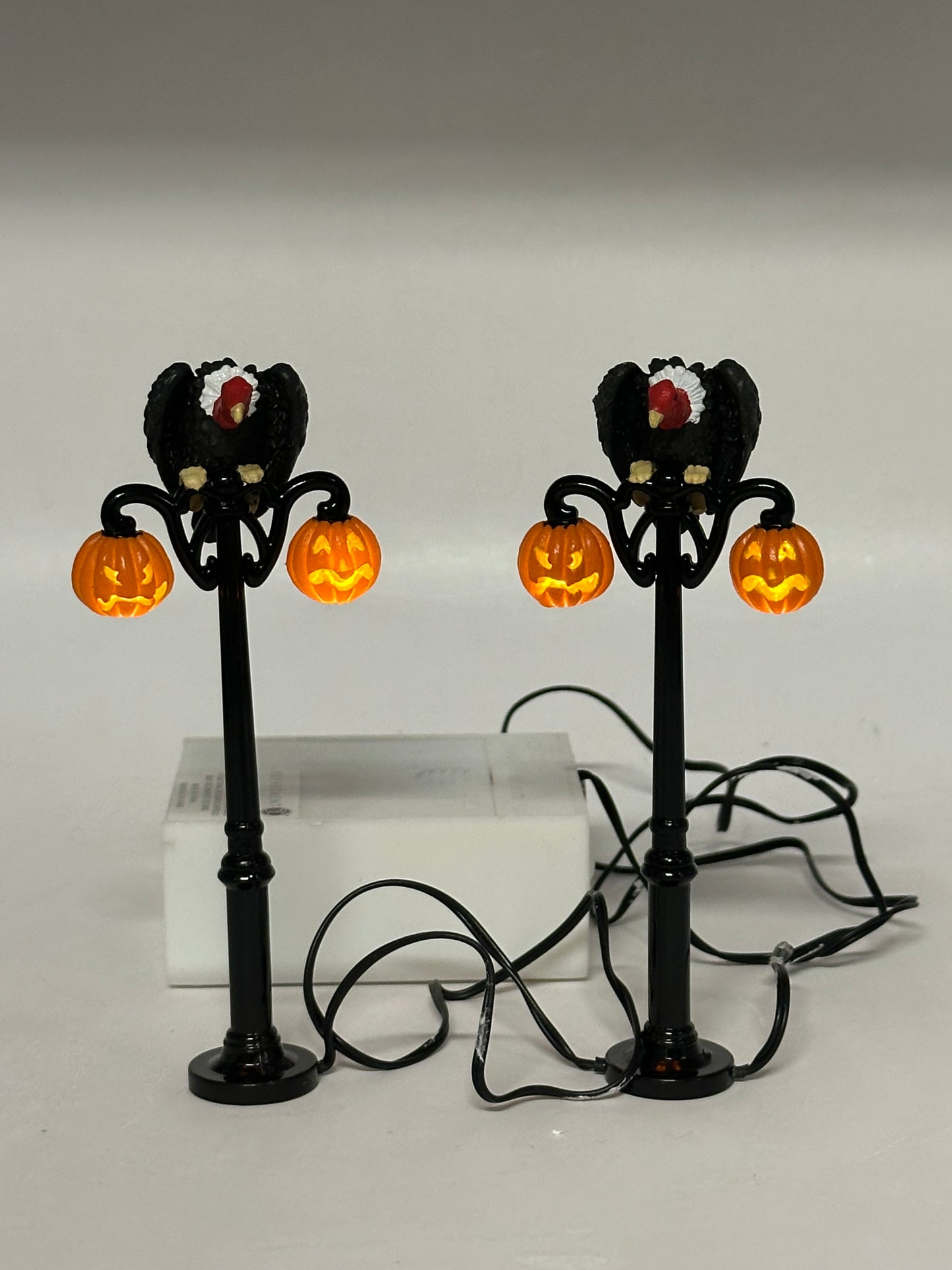 Department 56 - Gothic Street Lamp - Snow Village Halloween