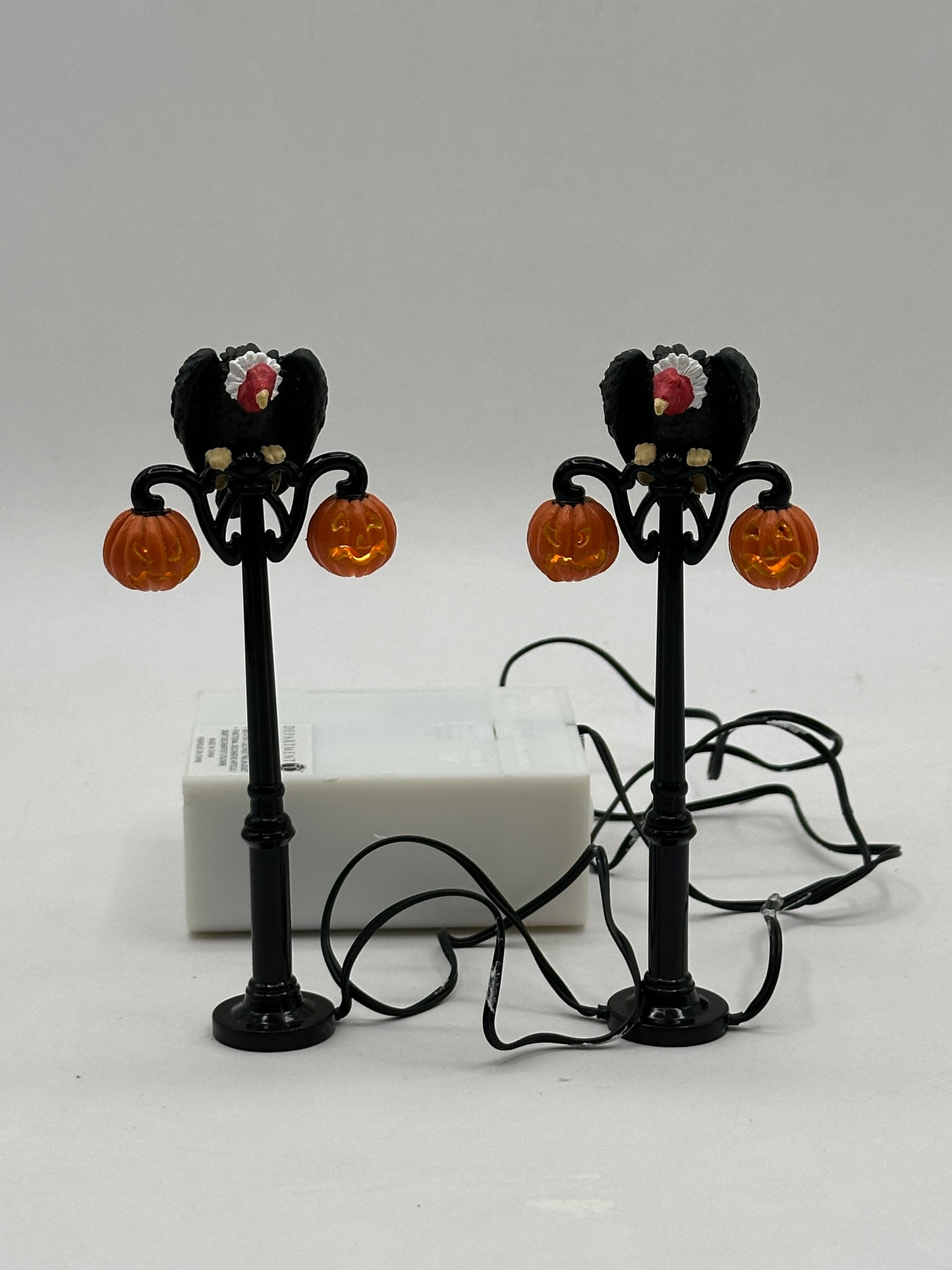 Department 56 - Gothic Street Lamp - Snow Village Halloween
