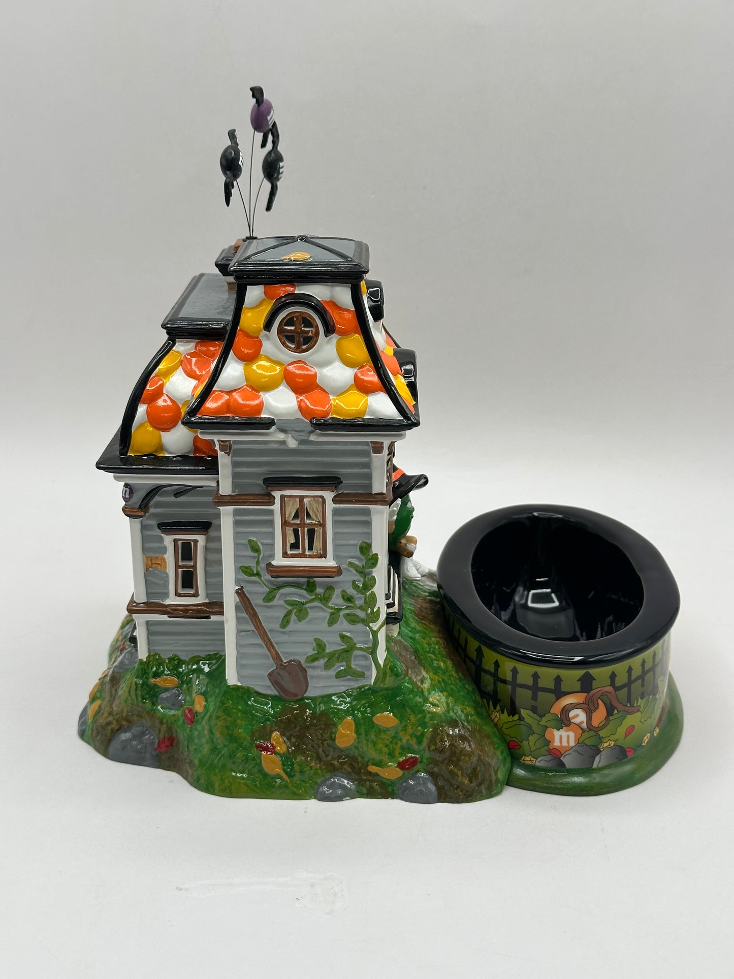 Department 56 - M&M's Spooky House Lighted House & Candy Dish