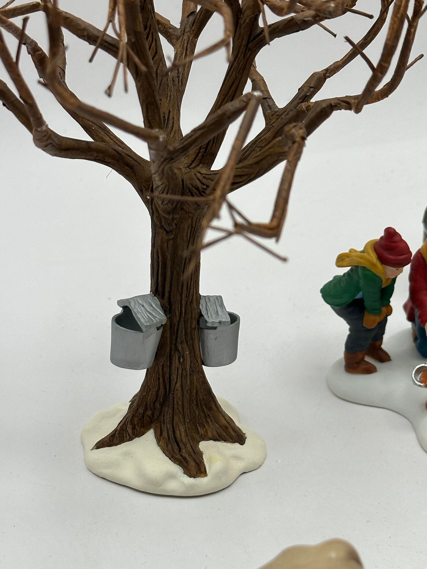 Department 56 - Tapping The Maples - New England Village