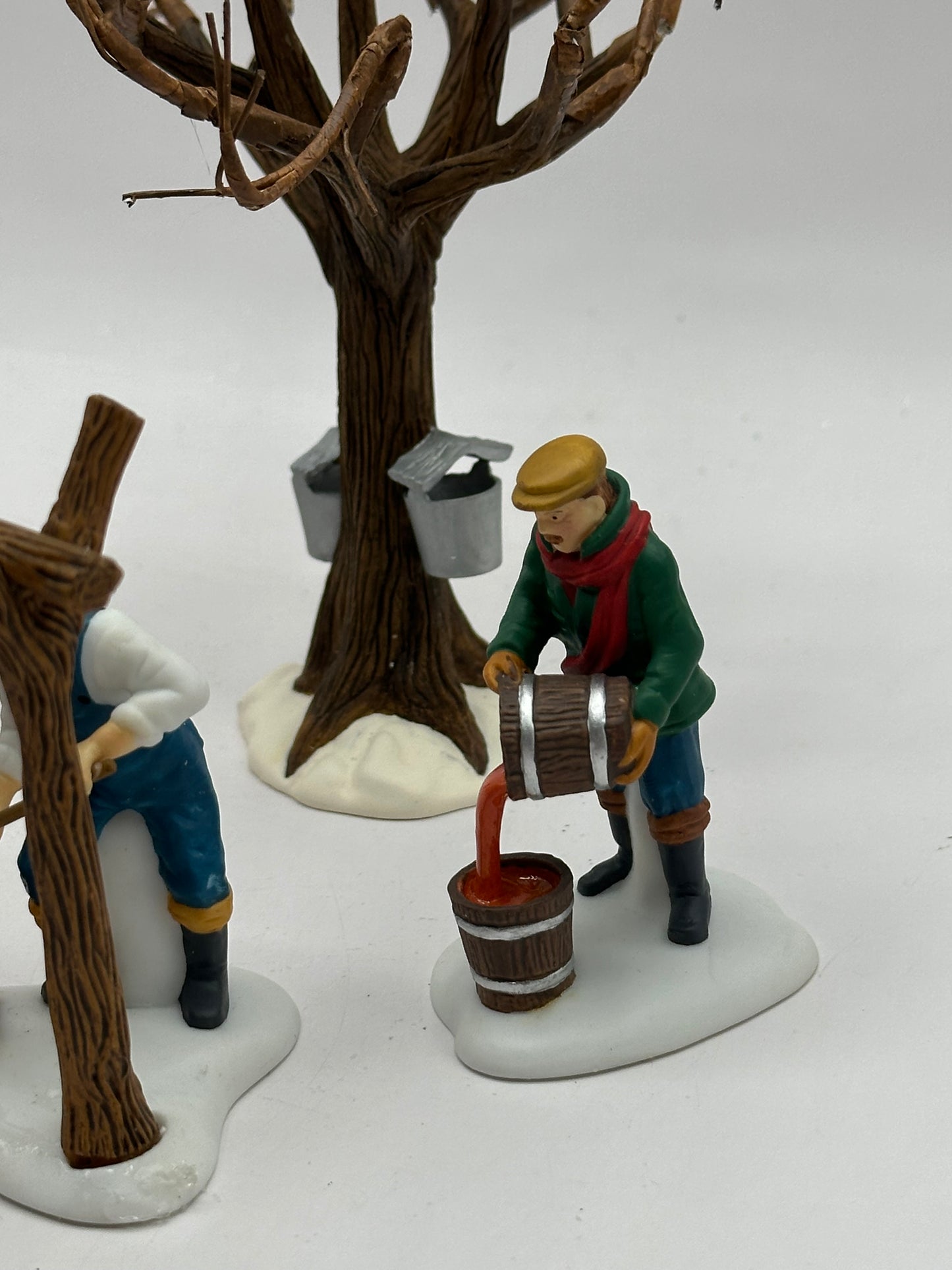 Department 56 - Tapping The Maples - New England Village