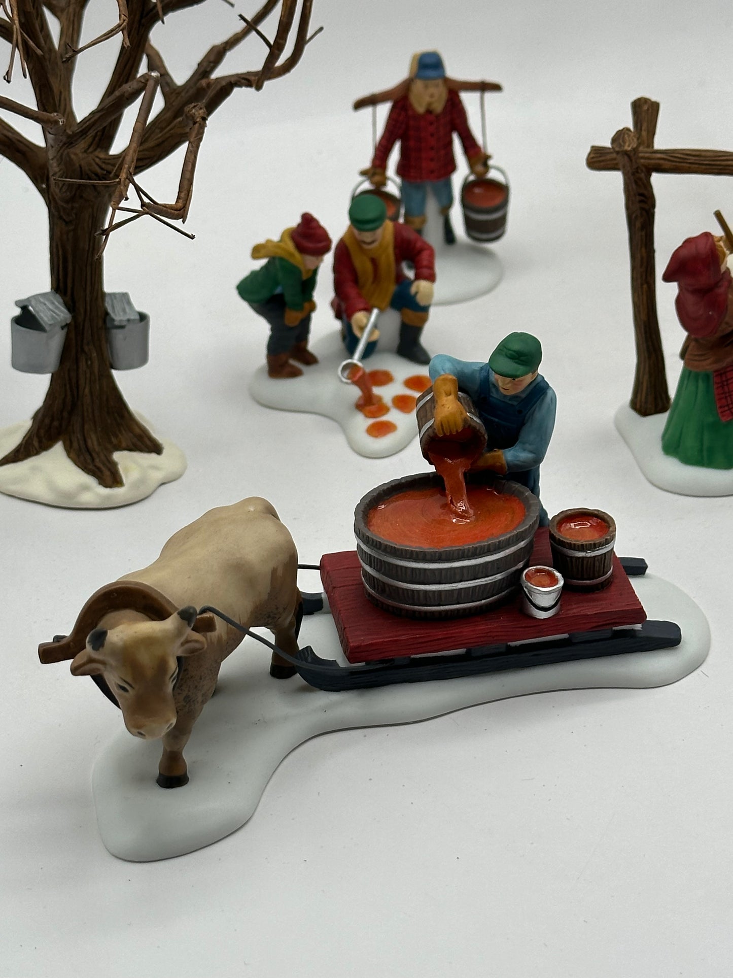 Department 56 - Tapping The Maples - New England Village