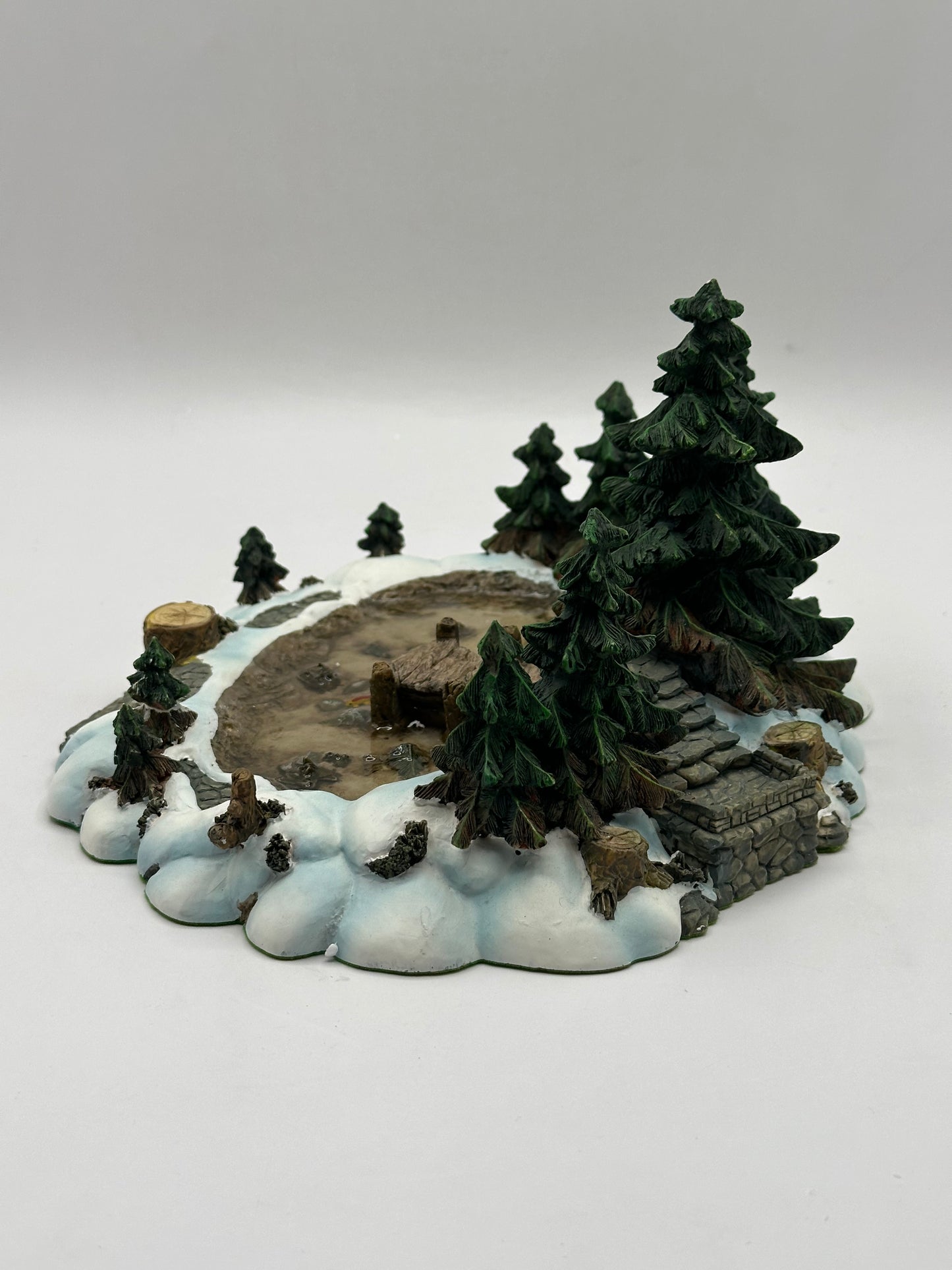 Department 56 - Village Pine Point Pond - Village Accessories
