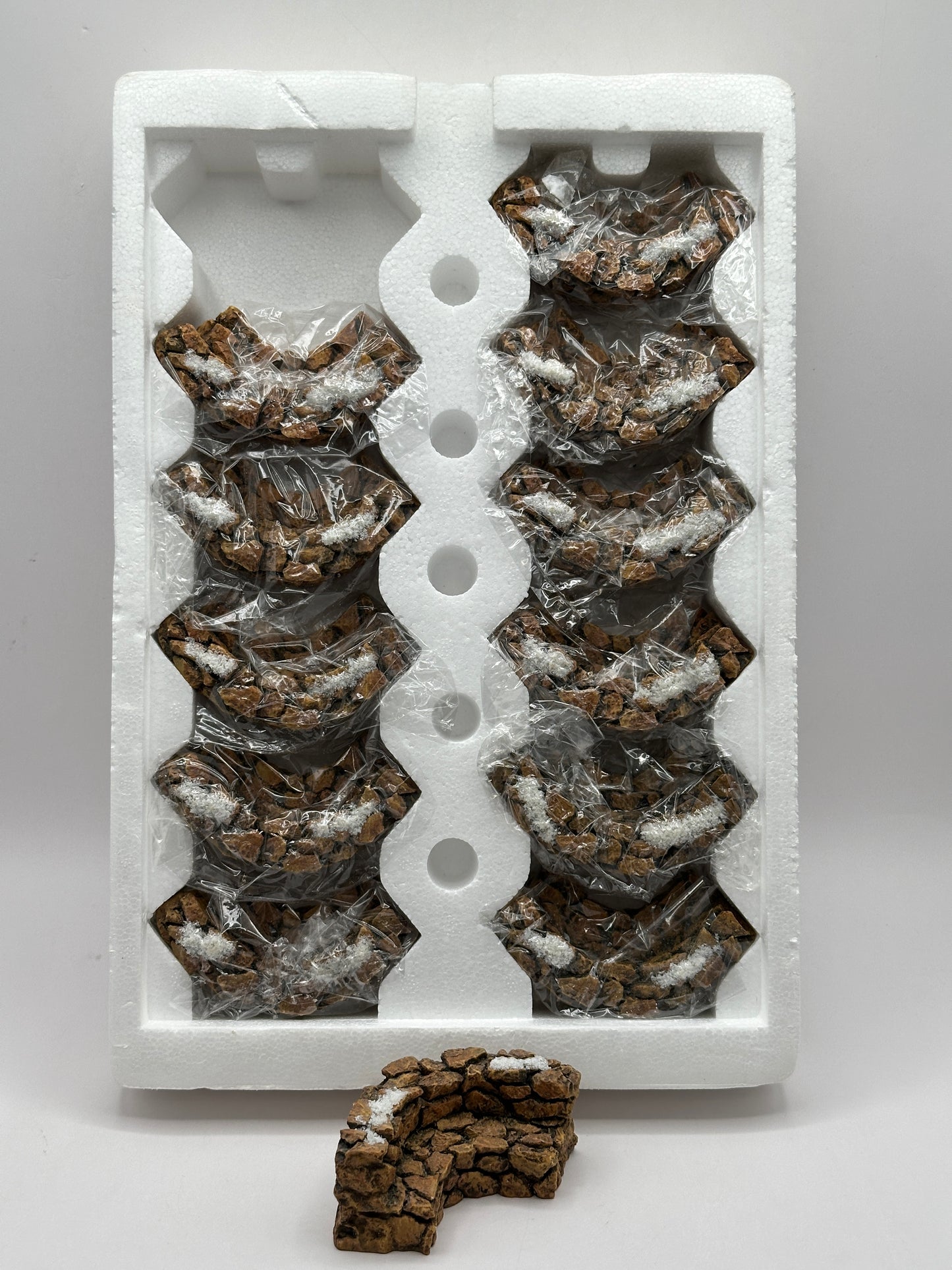 Department 56 - Village Stone Curved Wall 12 Piece Set - Village Accessories