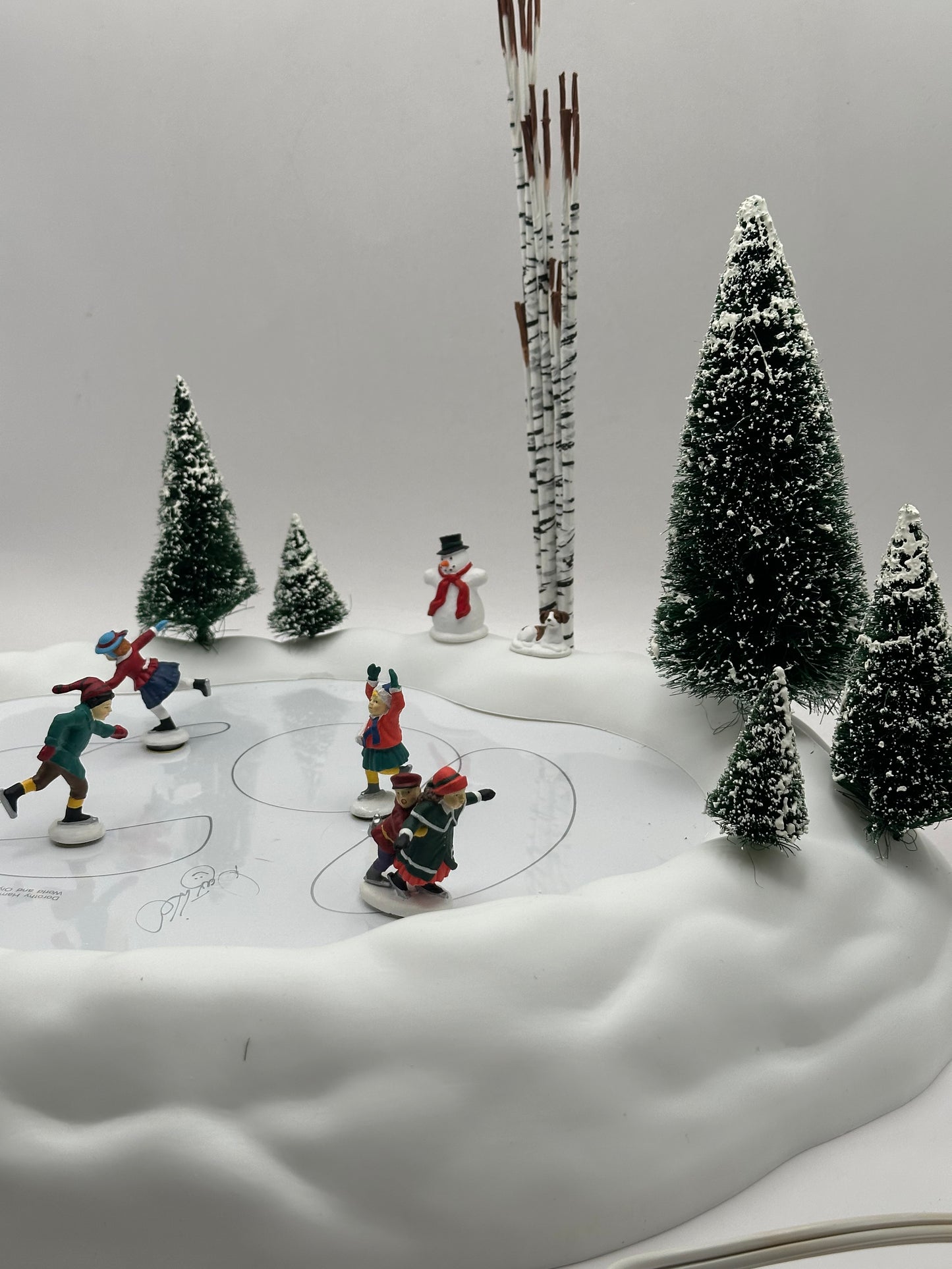 Department 56 - Village Animated Skating Pond - Village Accessories
