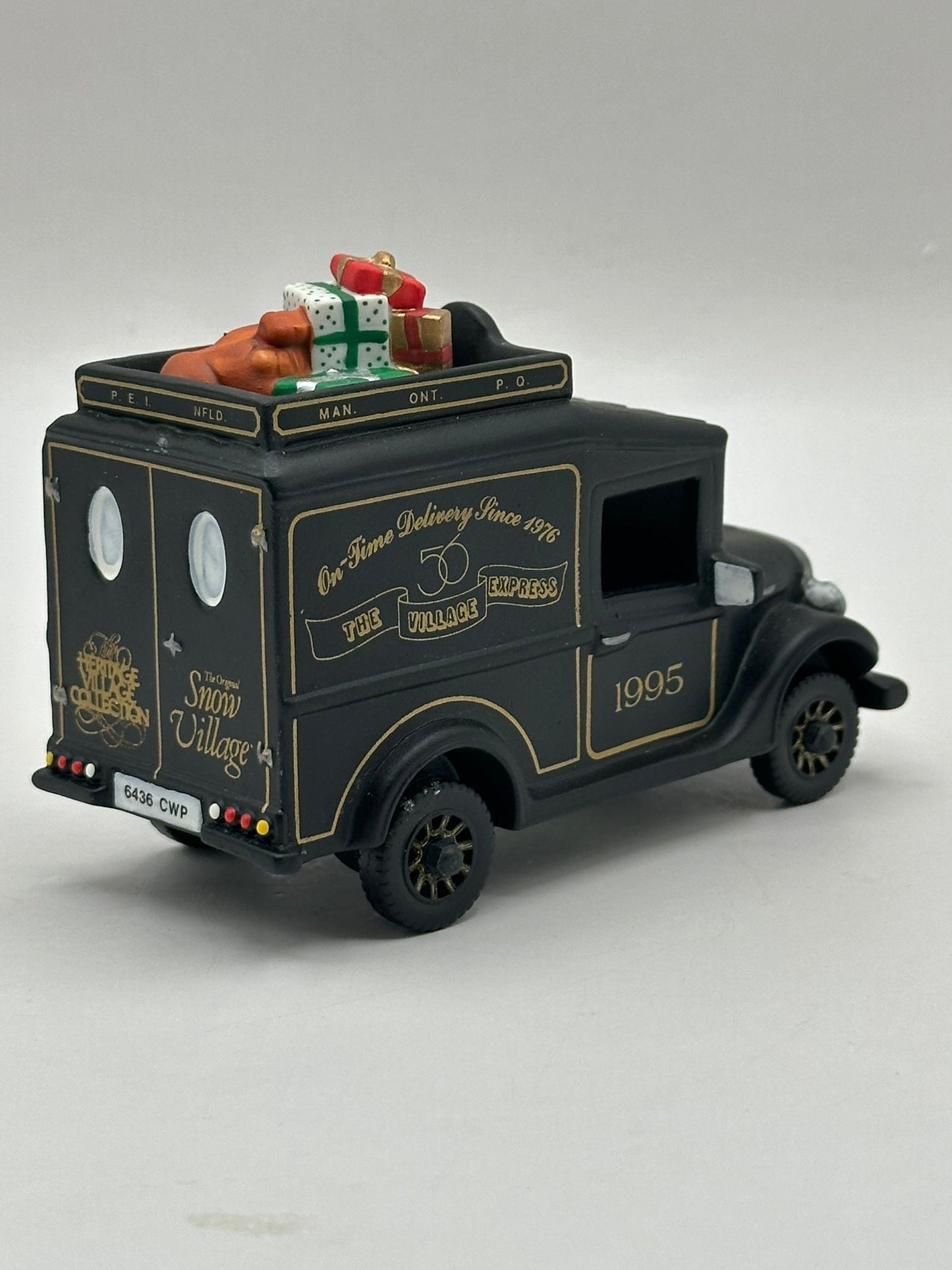 Department 56 - Village Express Van, Canadian Event - Village Accessories