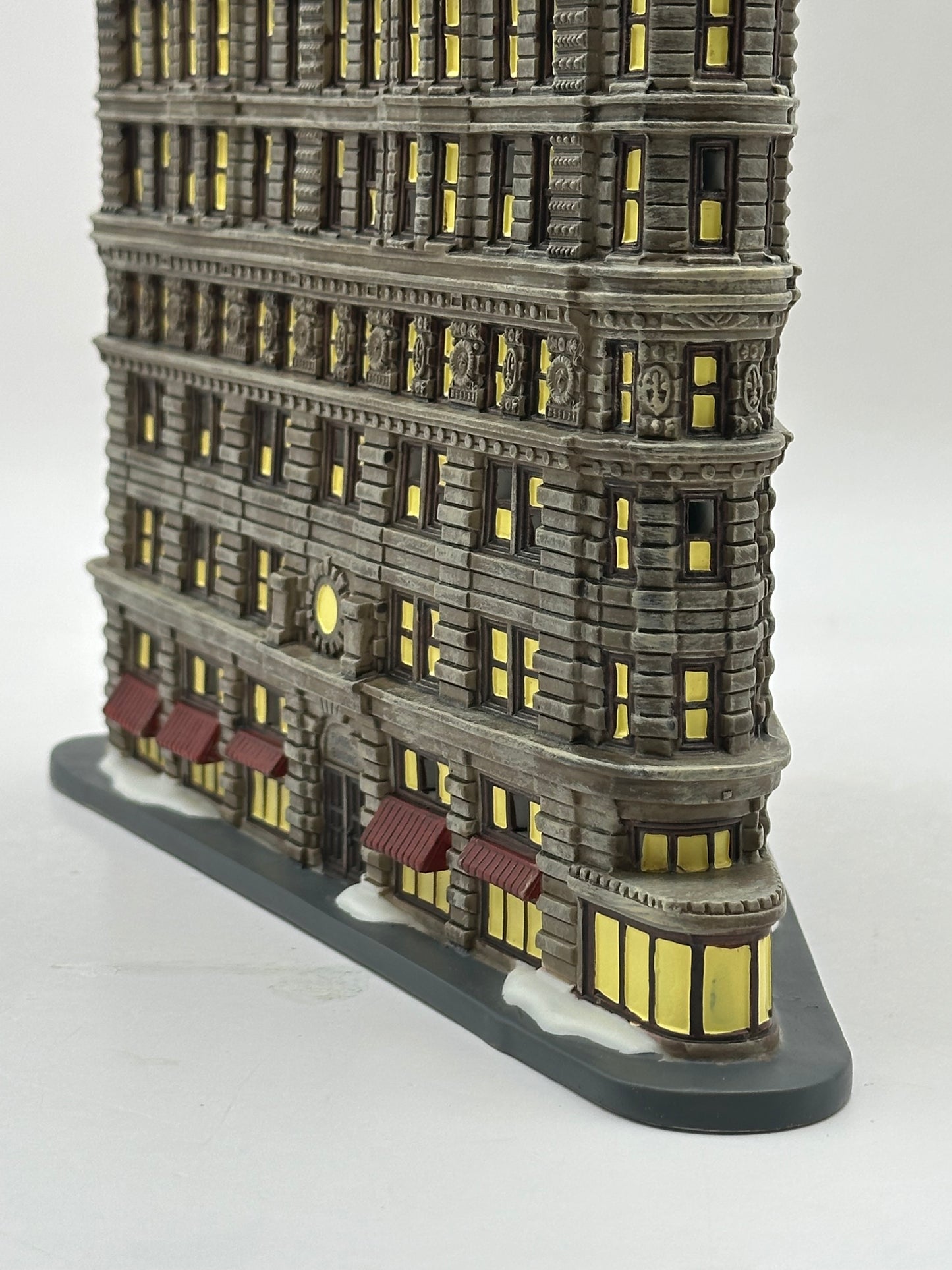 Department 56 - Flatiron Building - Christmas in the City