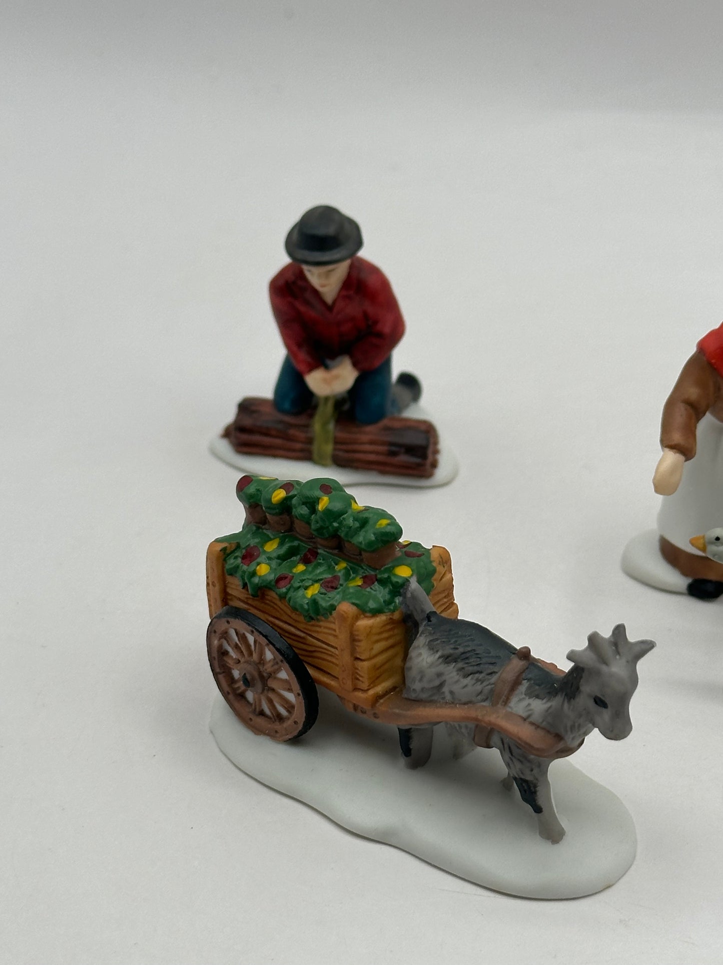 Department 56 - Farm People & Animals - New England Village