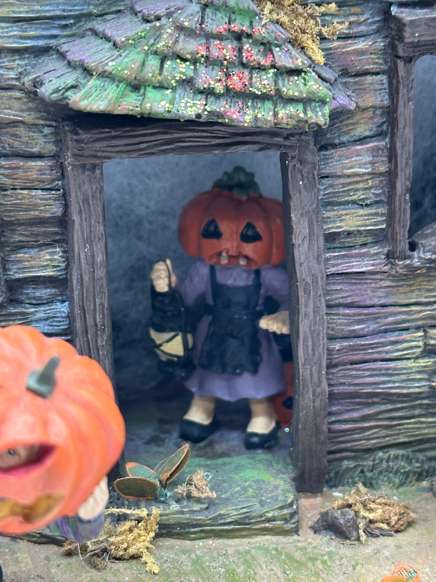 Department 56 - Lit Haunted Scene