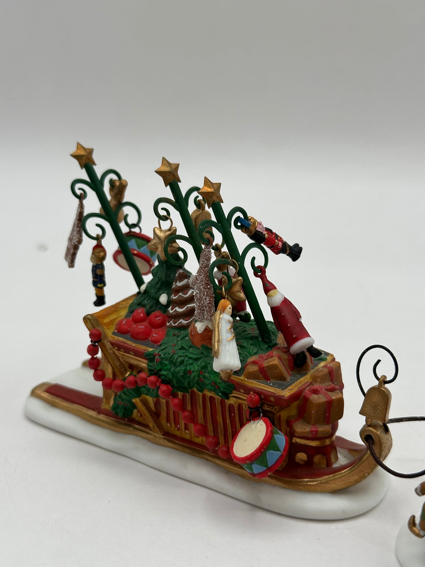 Department 56 - Father Christmas' Journey - Dickens' Village