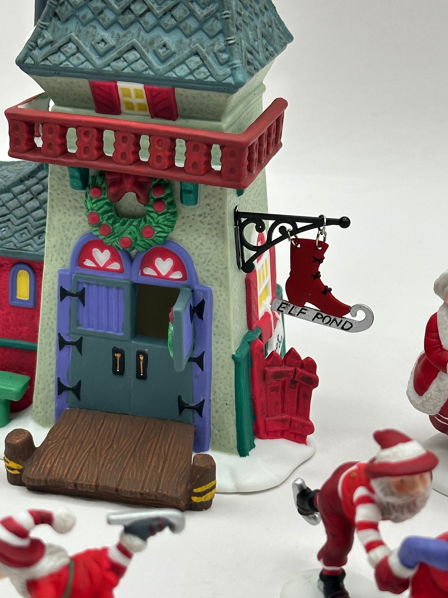 Department 56 - Peppermint Skating Party - North Pole Series