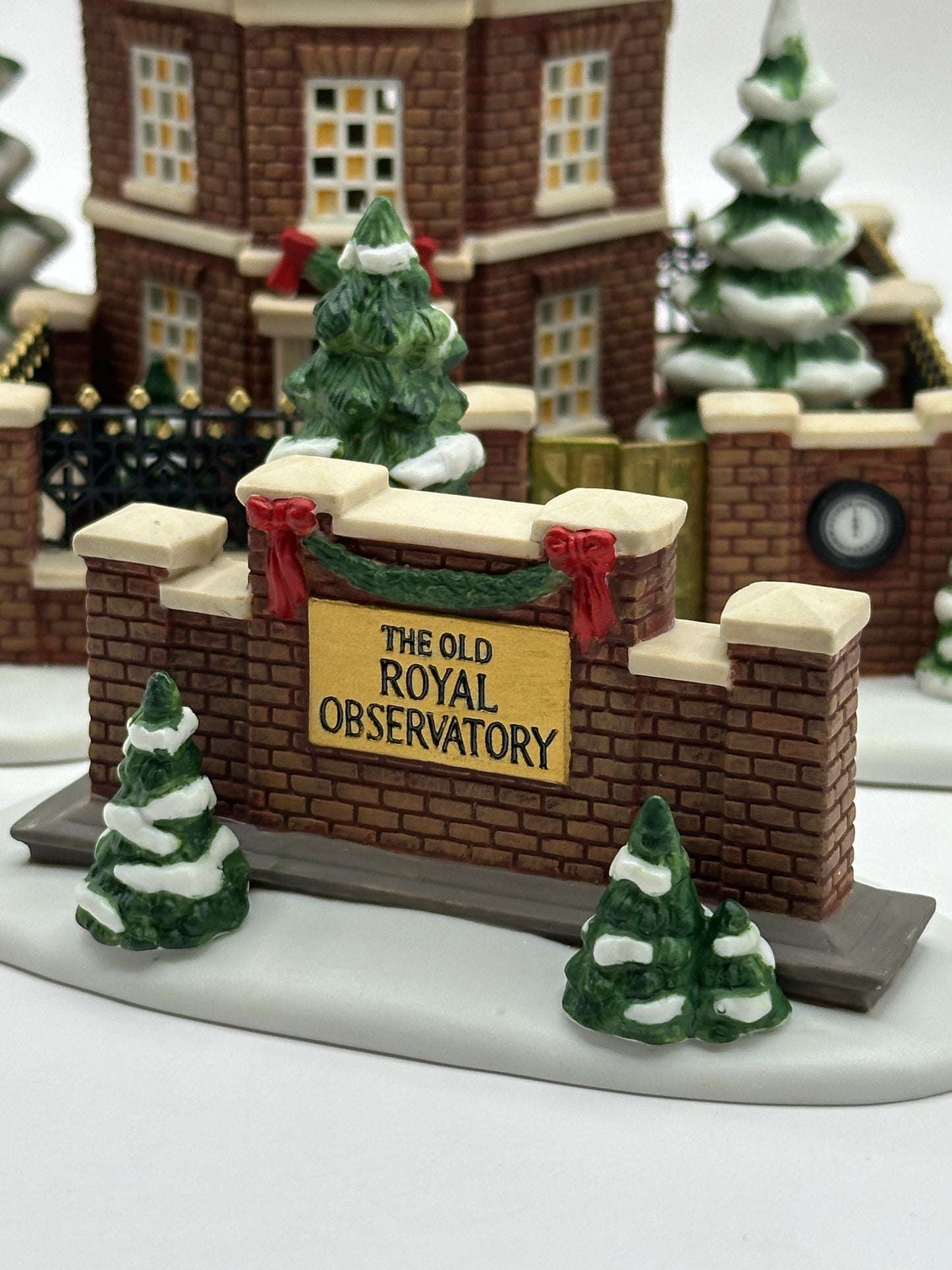 Department 56 - The Old Royal Observatory (Gold Dome Edition) - Dickens’ Village