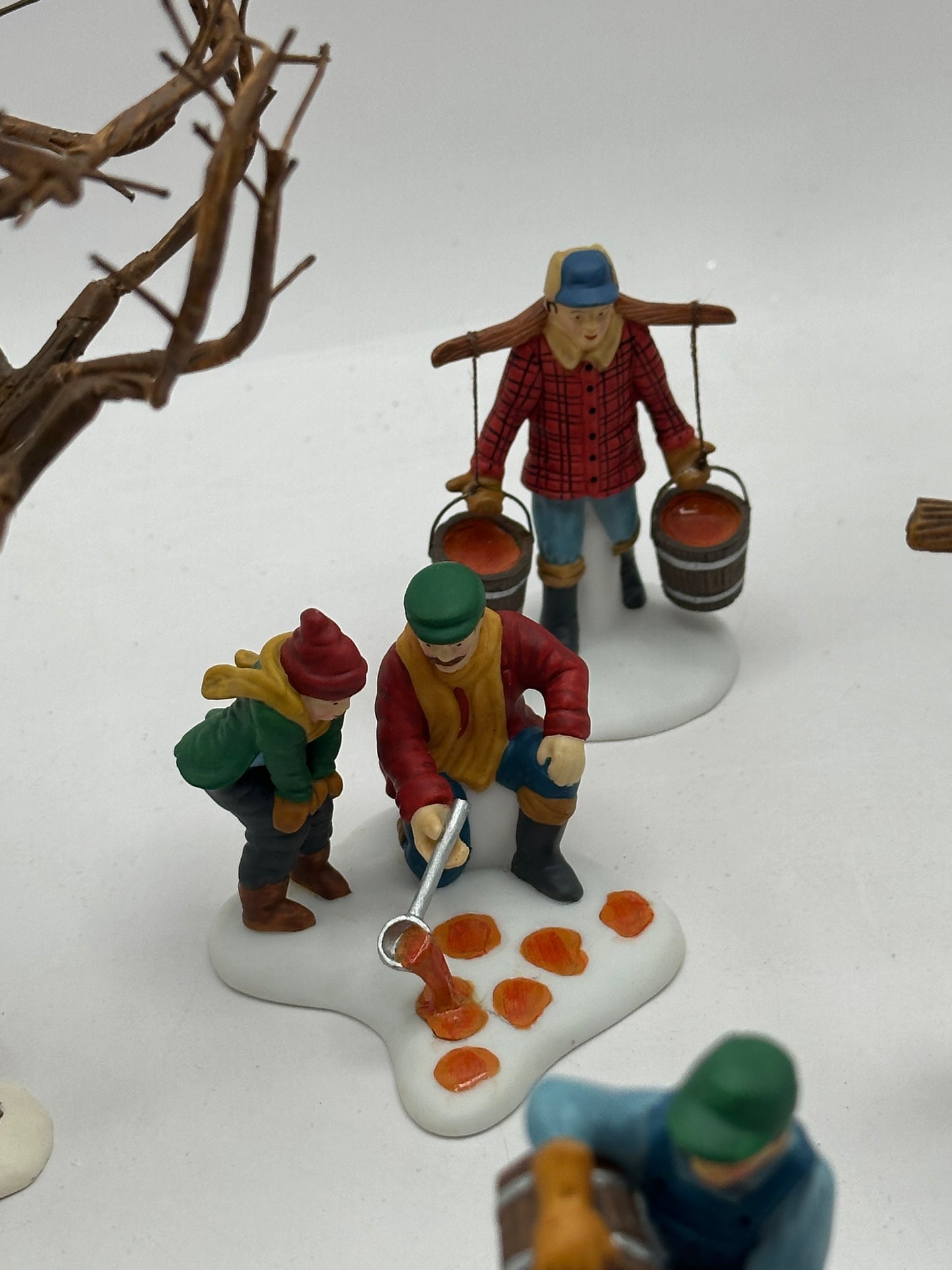 Department 56 - Tapping The Maples - New England Village