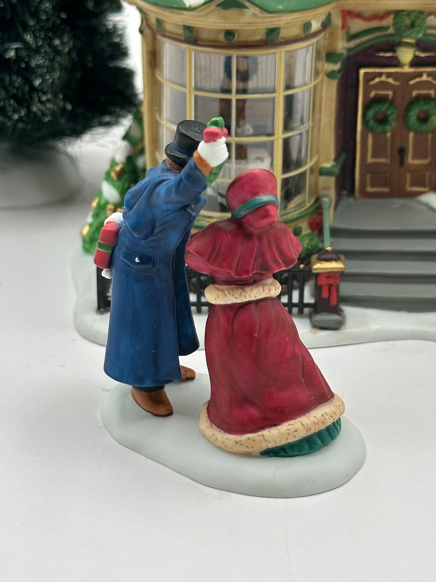 Department 56 - Victorian Family Christmas House - Dickens' Village