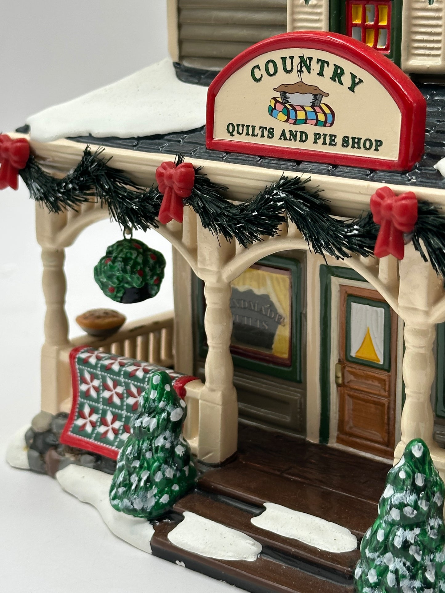 Department 56 - Buck's County Country Quilts and Pies (Note: Missing Accessory) - Original Snow Village