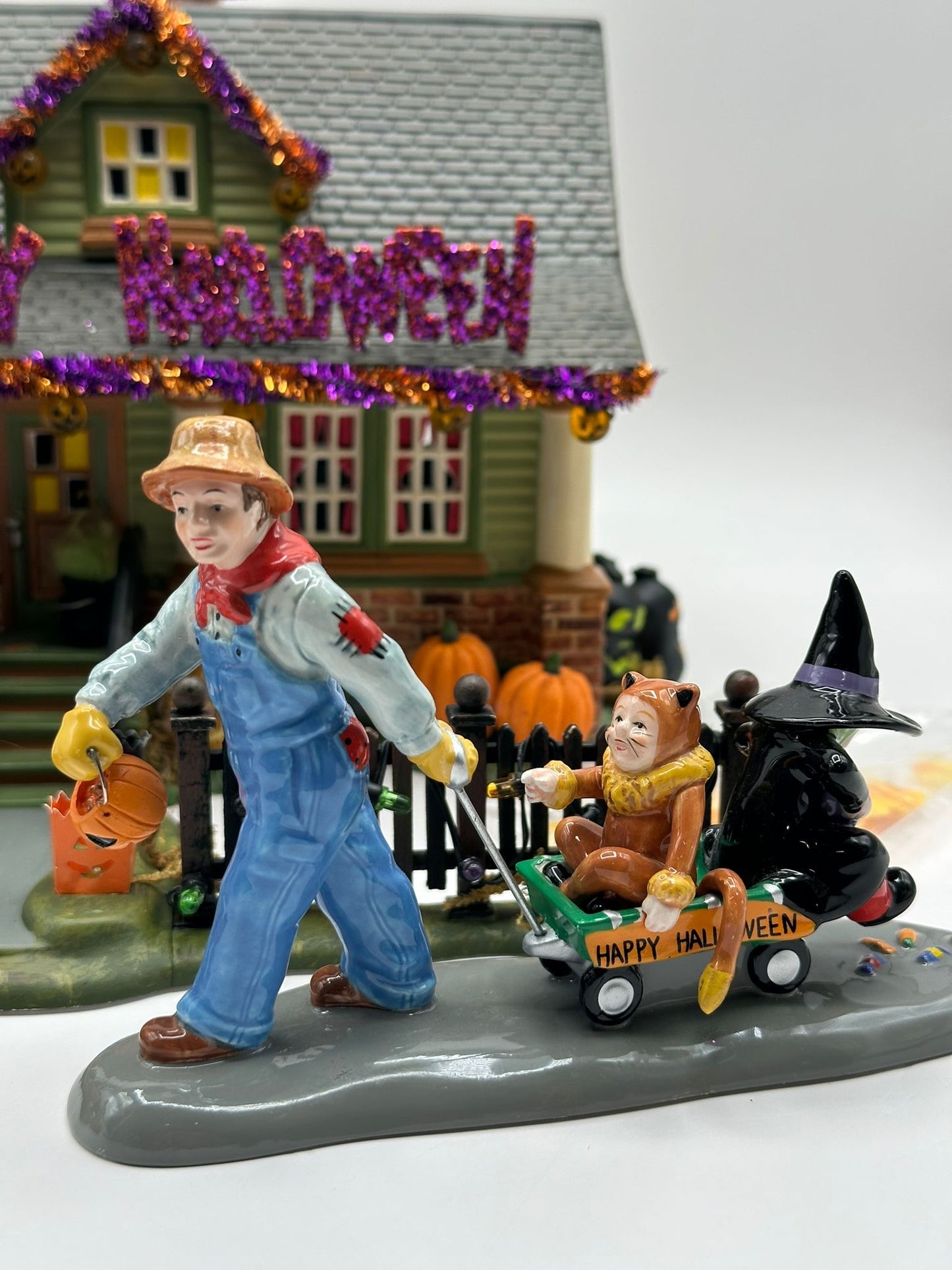 Department 56 - 1031 Trick-Or-Treat Drive - Snow Village Halloween