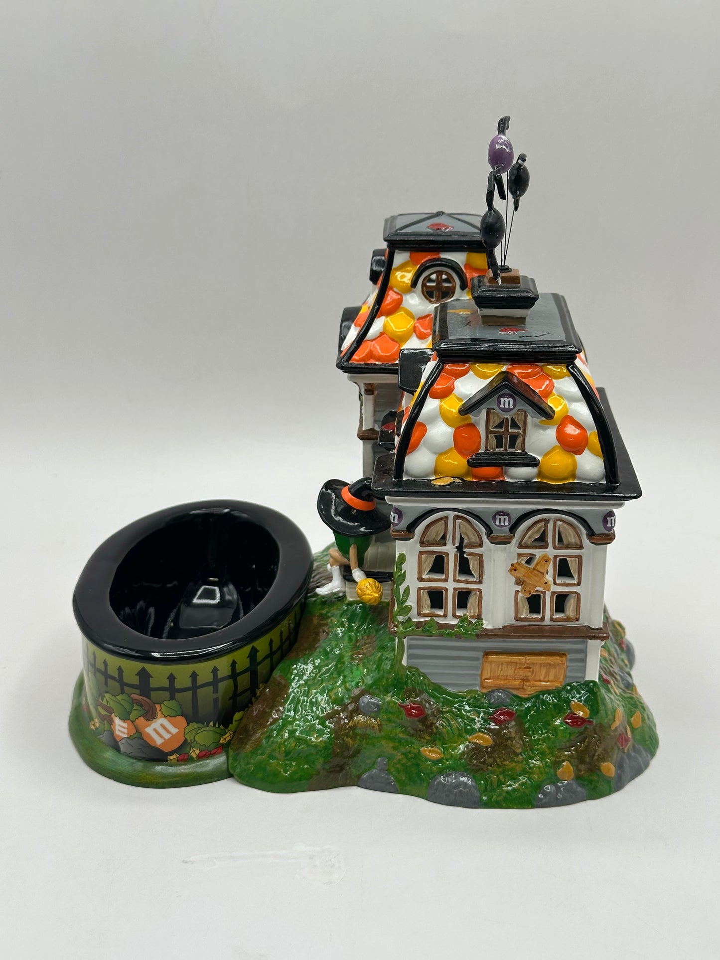 Department 56 - M&M's Spooky House Lighted House & Candy Dish