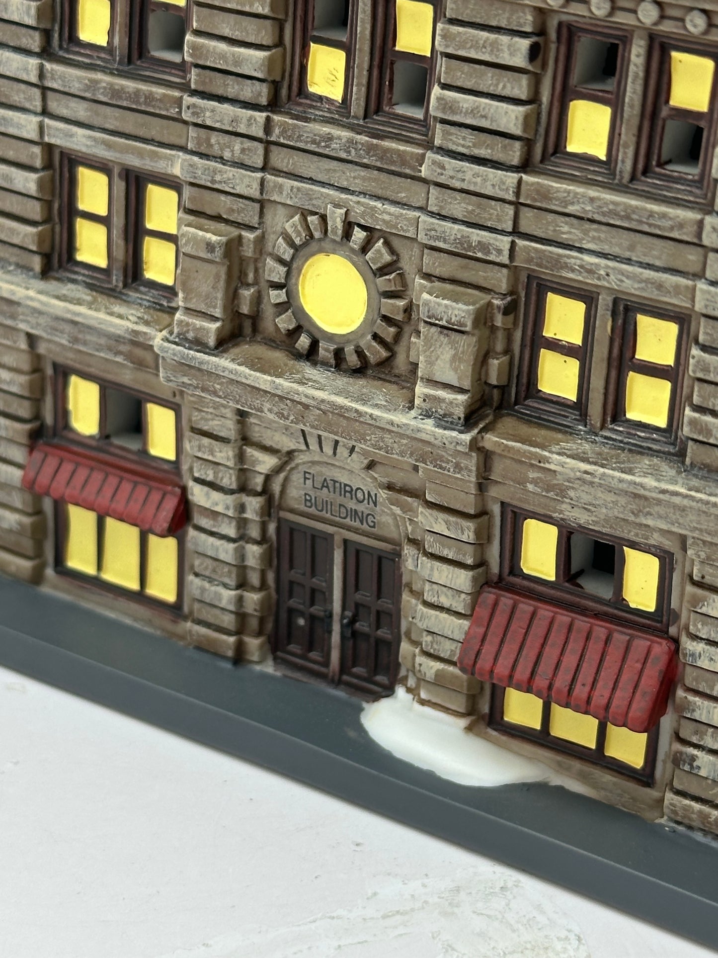 Department 56 - Flatiron Building - Christmas in the City