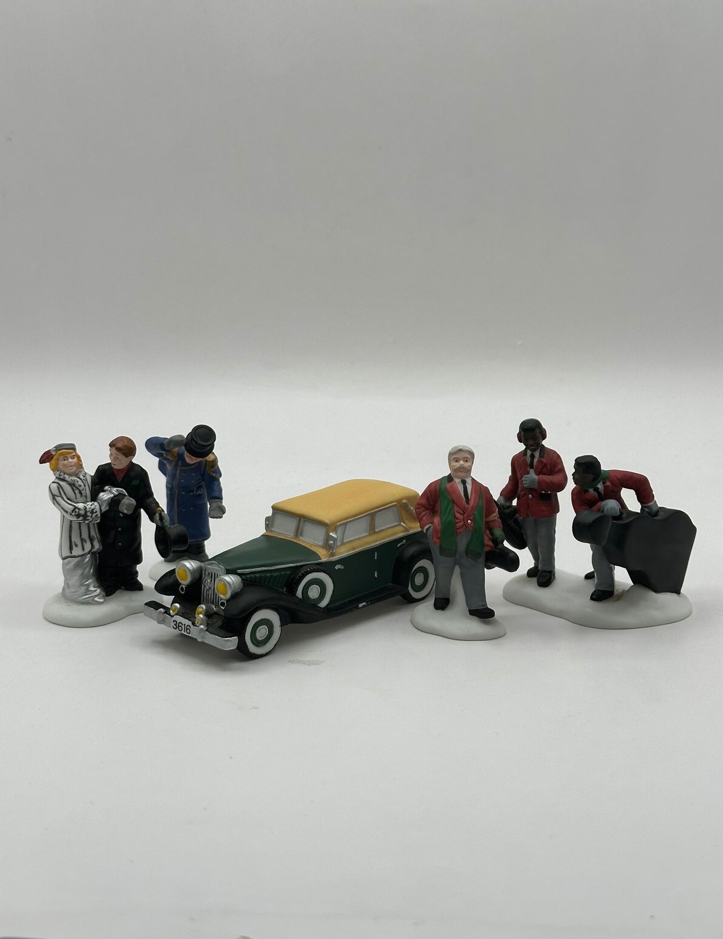 Department 56 -  Steppin' Out On The Town - Christmas in the City