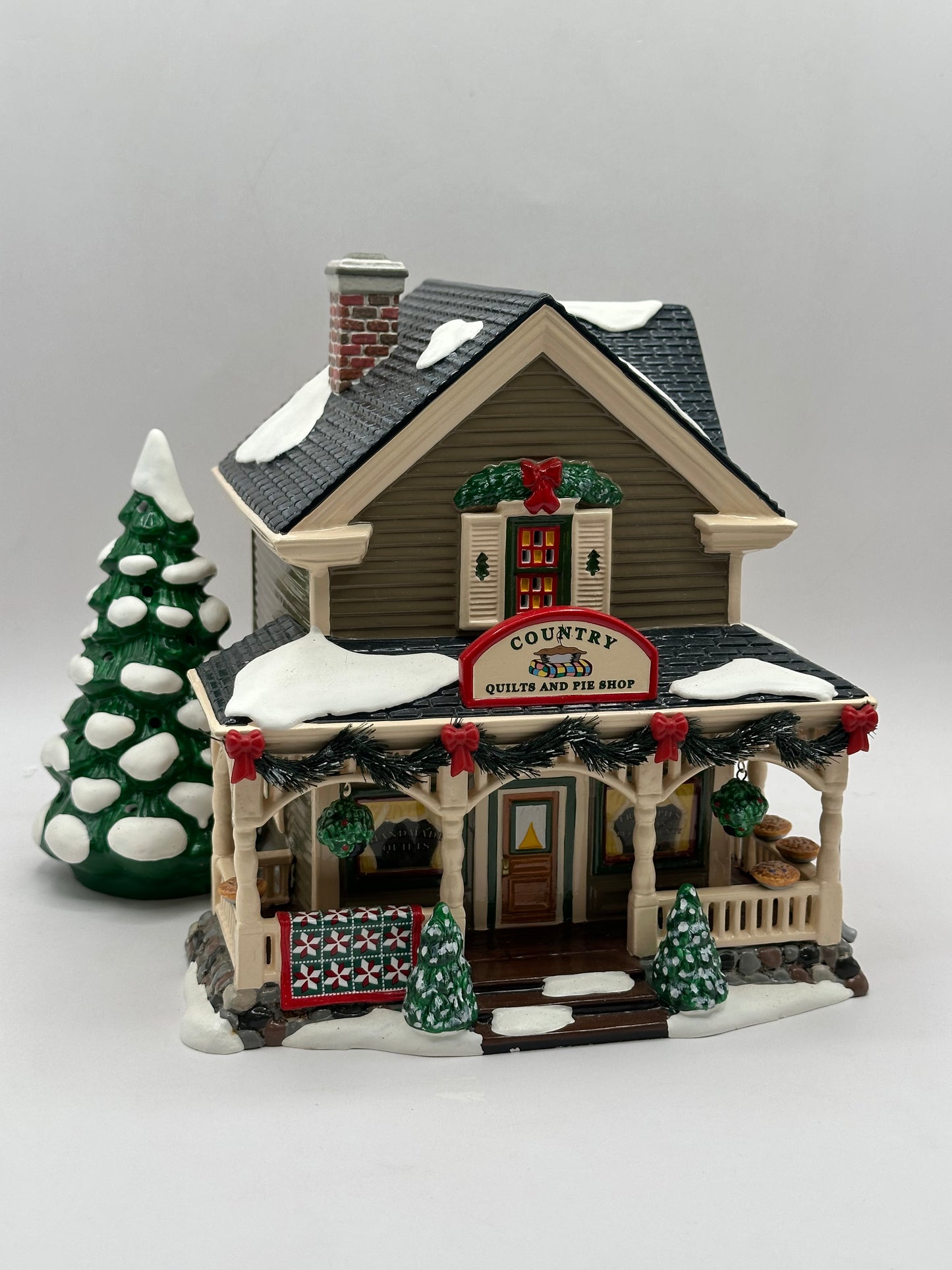 Department 56 - Buck's County Country Quilts and Pies (Note: Missing Accessory) - Original Snow Village