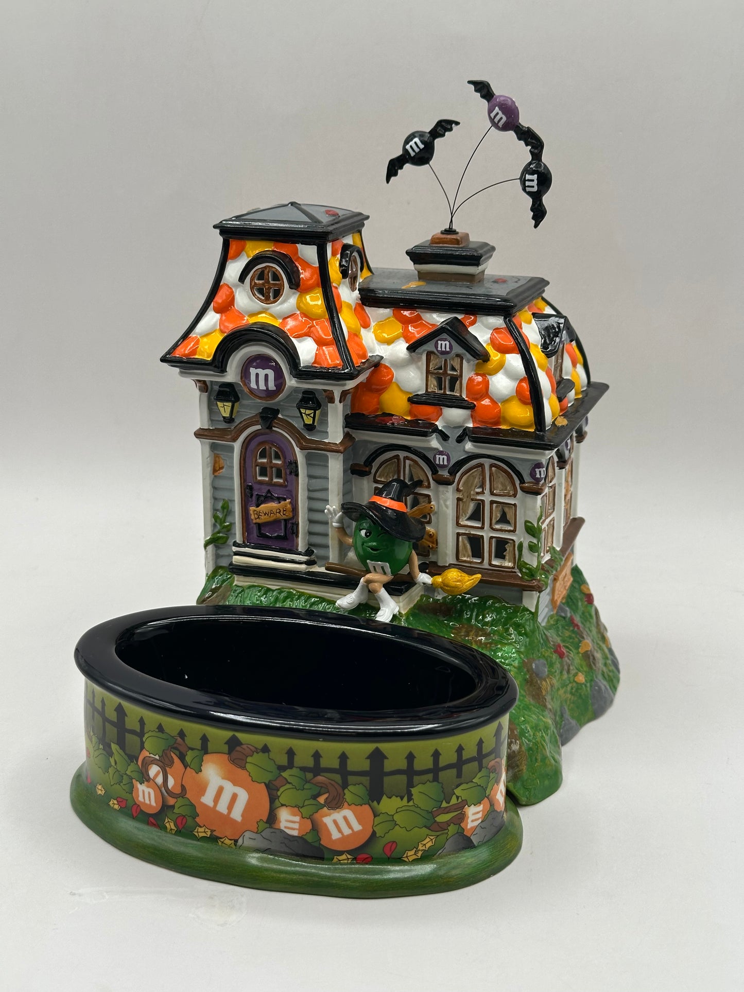 Department 56 - M&M's Spooky House Lighted House & Candy Dish