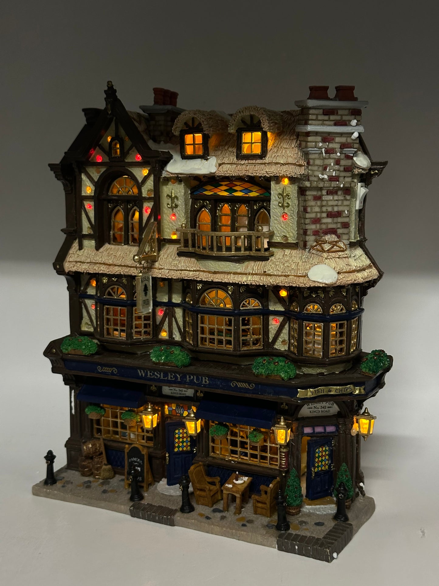 Wesley Pub (Facade) | Lemax