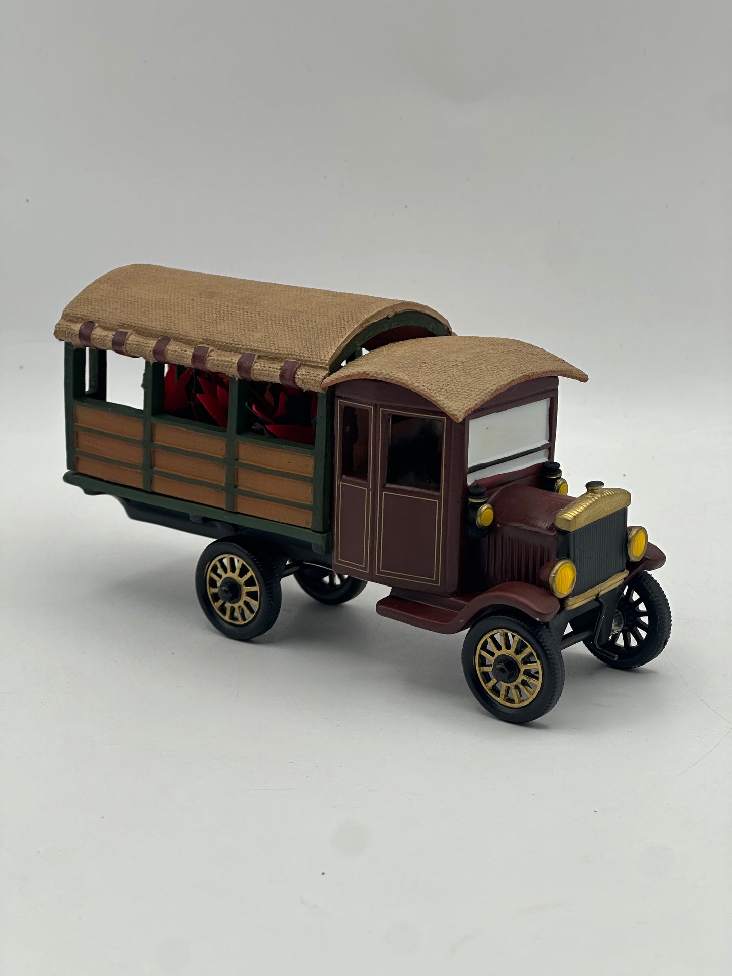 Department 56 - Poinsettia Delivery Truck - Dickens’ Village