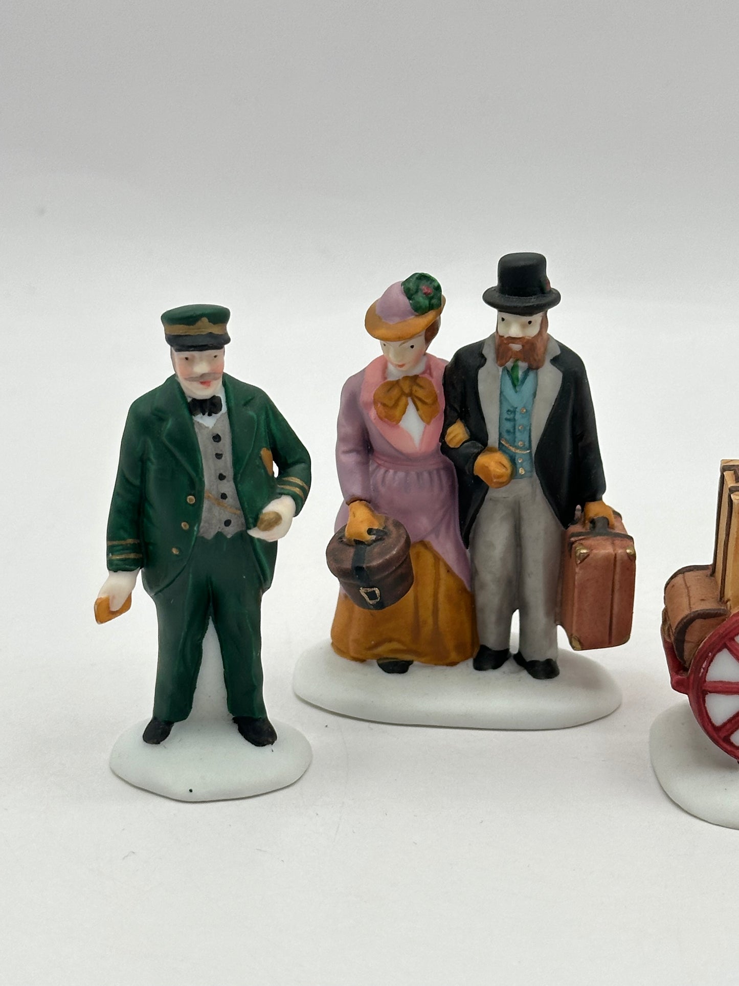 Department 56 - Holiday Travelers - Dickens' Village