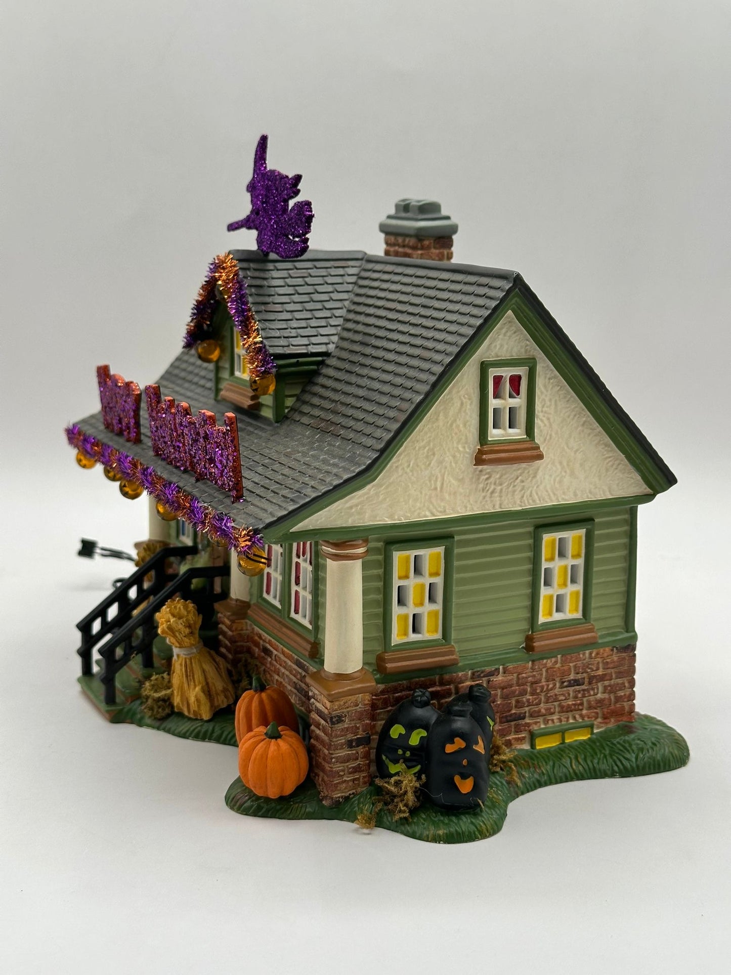 Department 56 - 1031 Trick-Or-Treat Drive - Snow Village Halloween