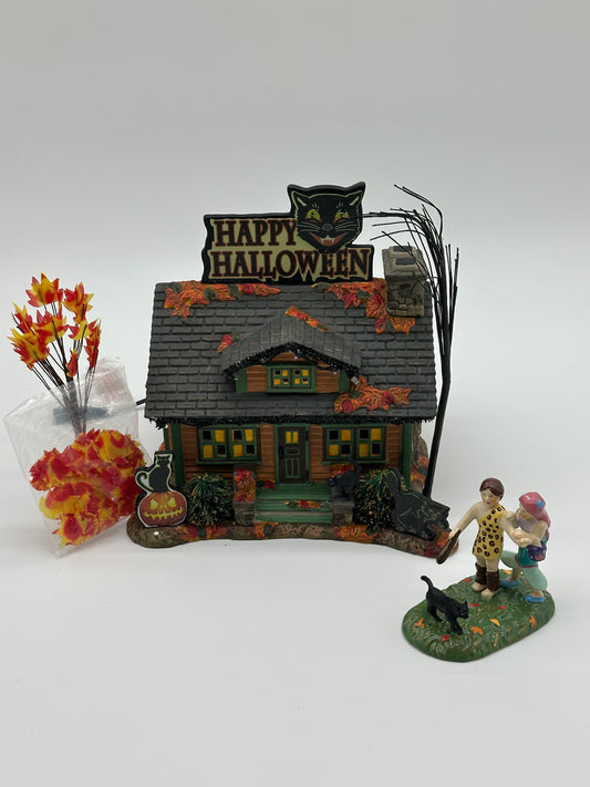 Department 56 - The Black Cat Flat - Snow Village Halloween