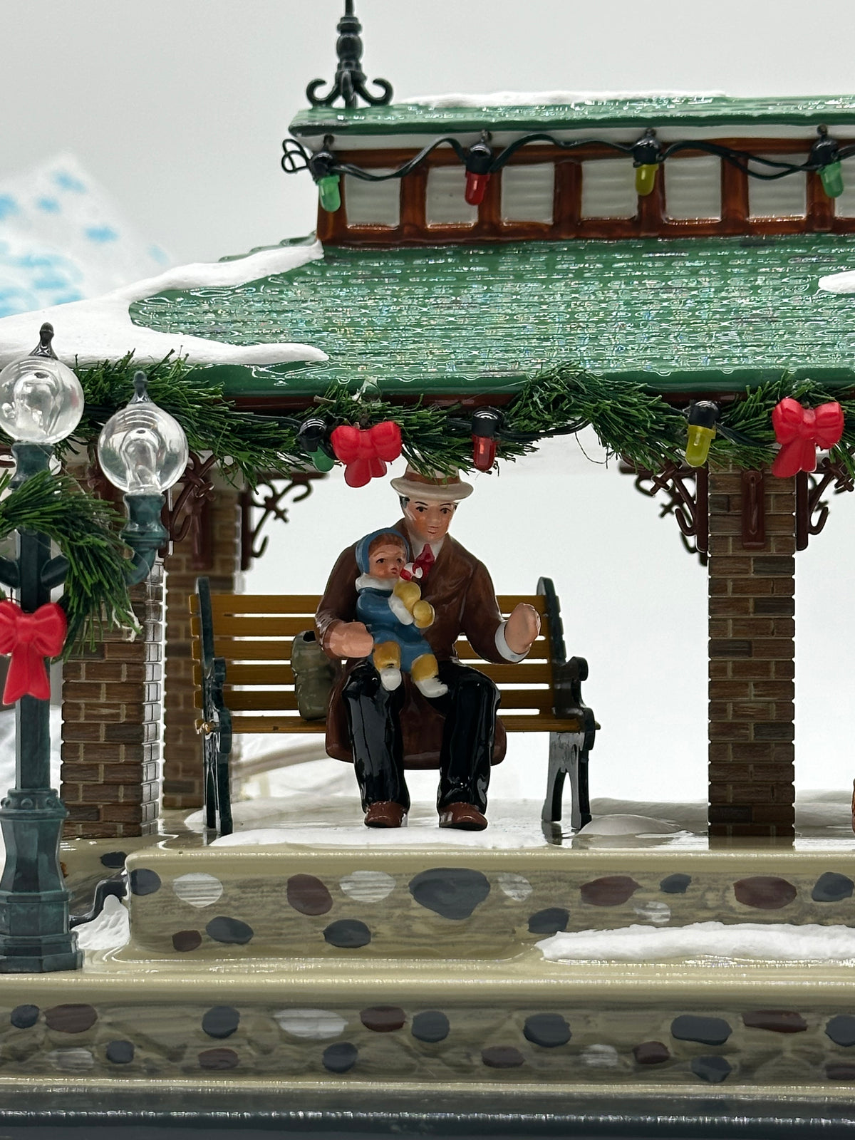 Department 56 - Home For The Holidays Express - Original Snow Village