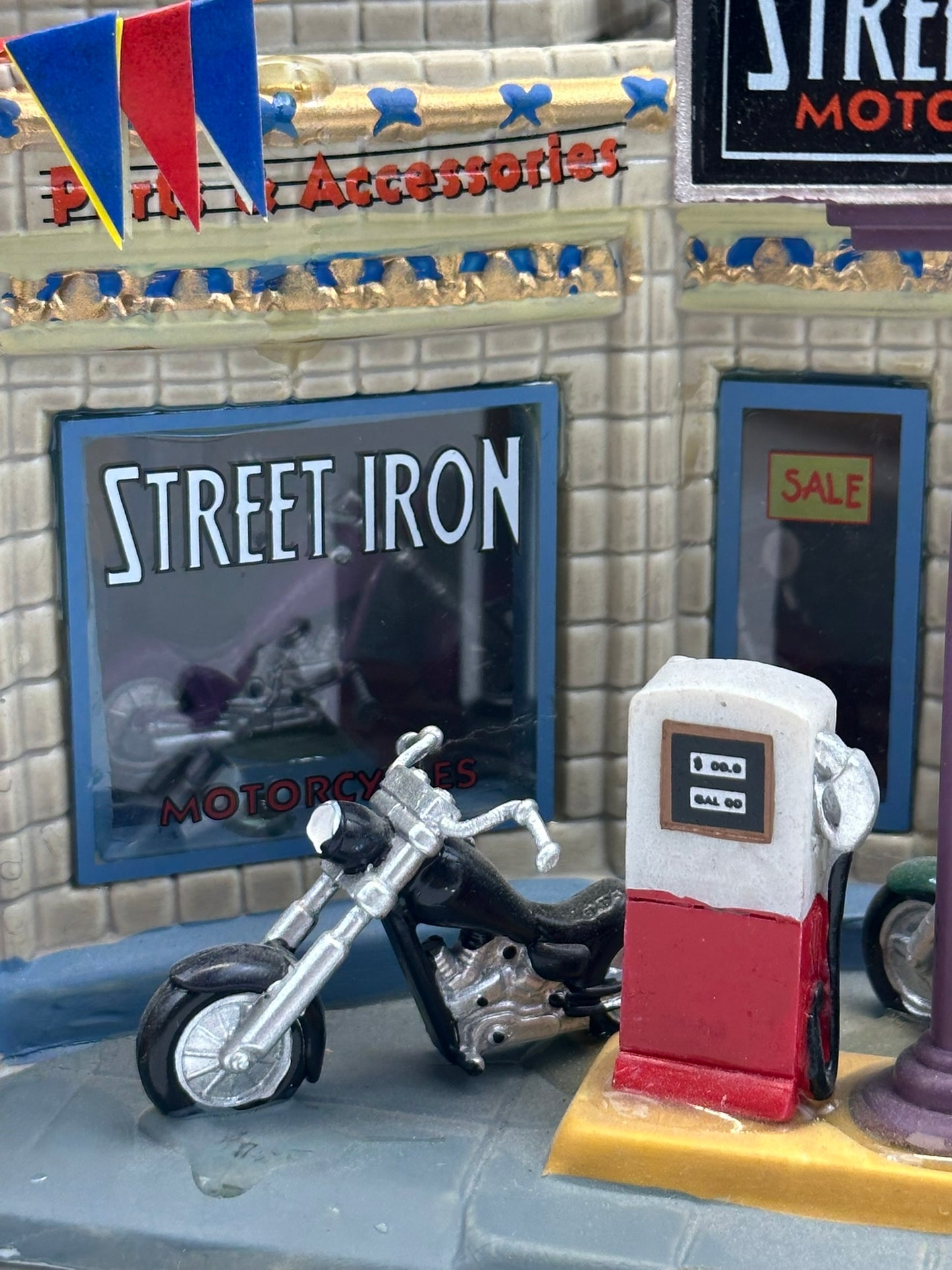 Street Iron Motorcycles | Lemax