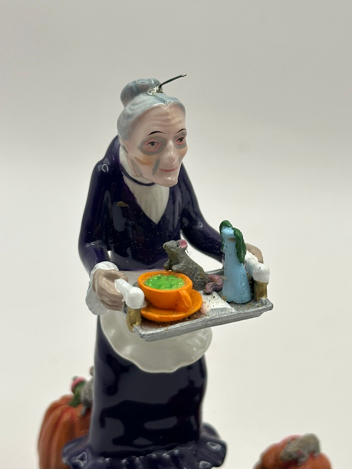 Department 56 - A Gravely Haunting 2004 - Snow Village Halloween