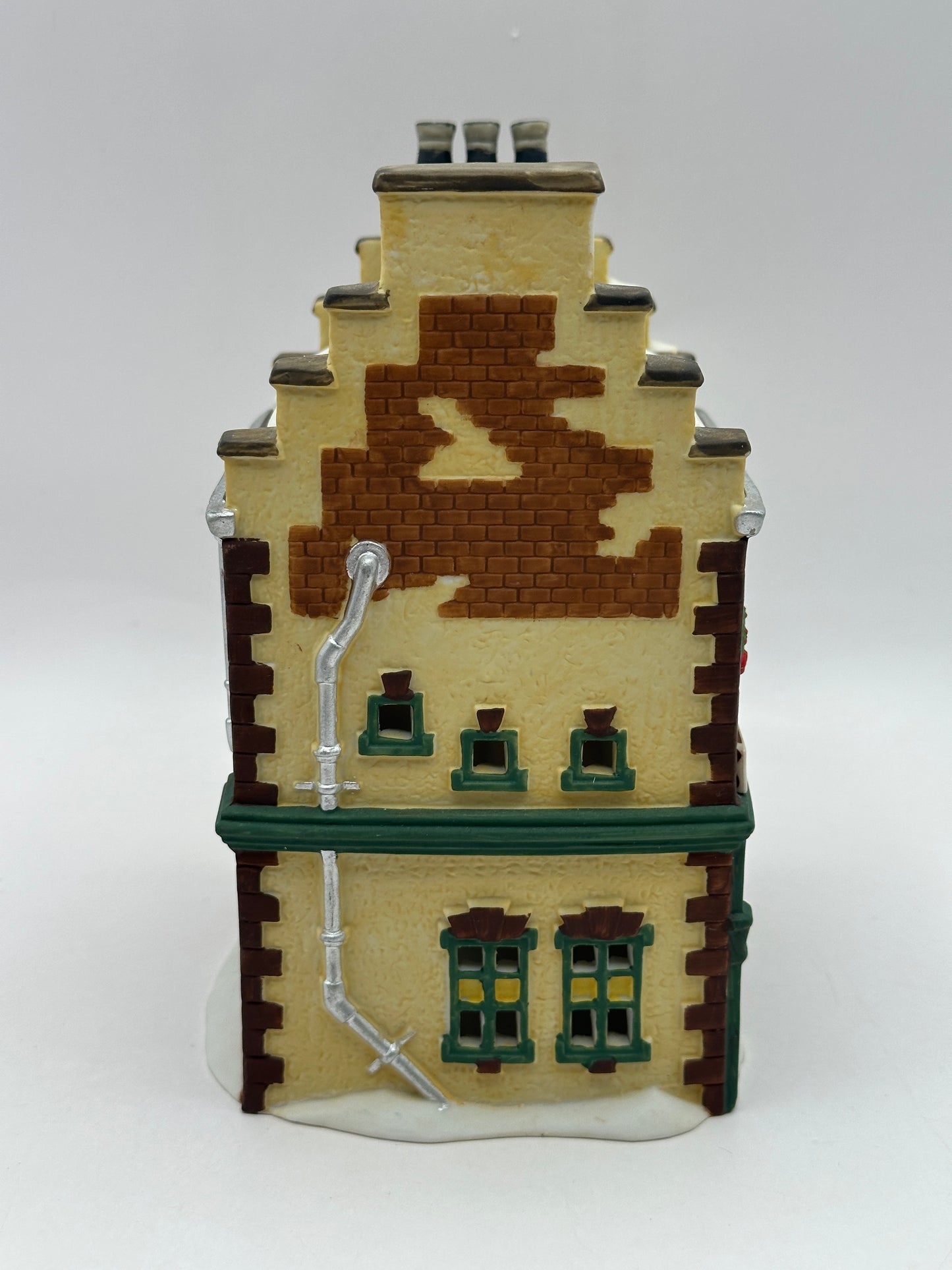 Department 56 - Faversham Lamps & Oil - Dickens' Village