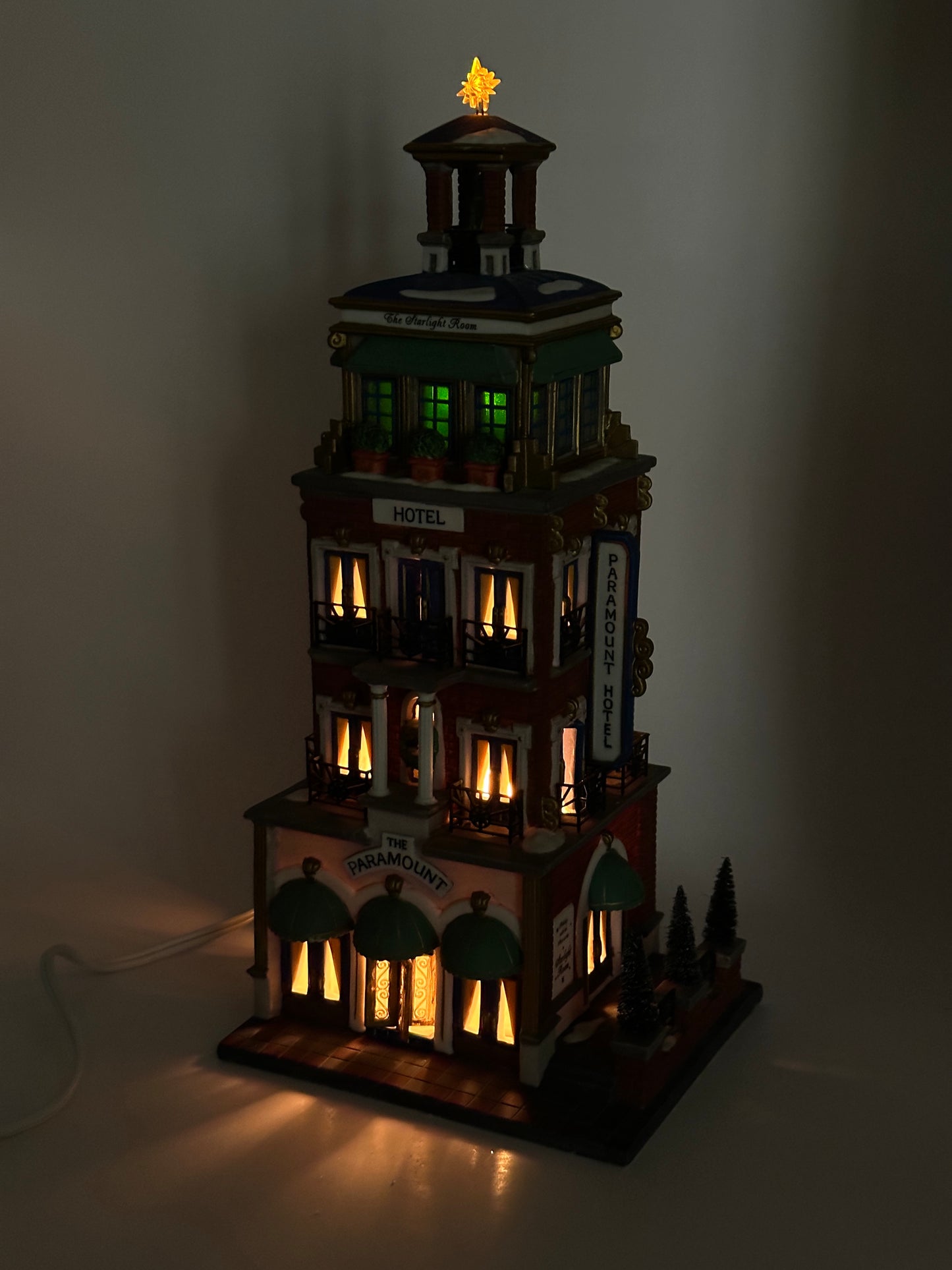 Department 56 - Paramount Hotel - Christmas in the City