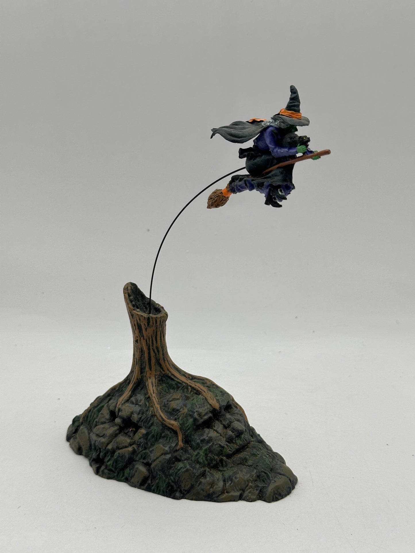 Department 56 - Airborn Witch - Snow Village Halloween