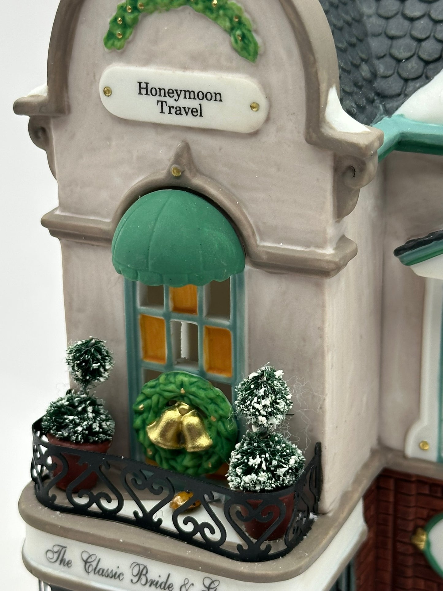 Department 56 - The Wedding Gallery - Christmas in the City