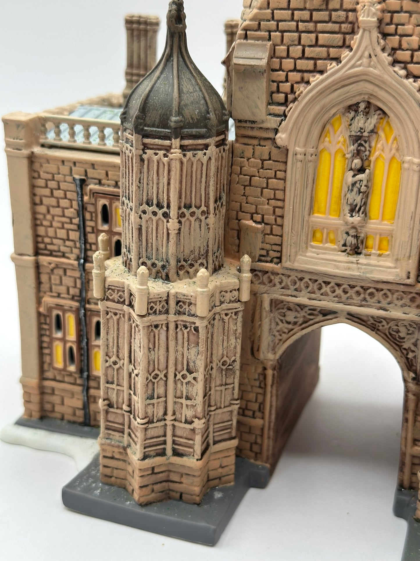 Department 56 - Oxford's Tom Tower - Dickens' Village