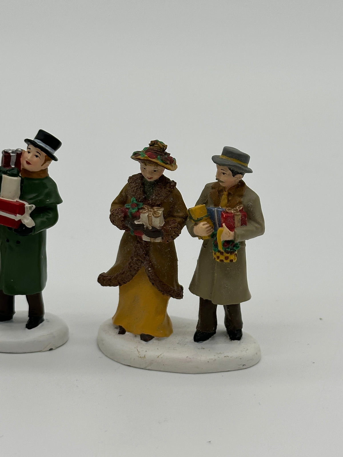 Department 56 - A Day Of Holiday Shopping - Seasons Bay