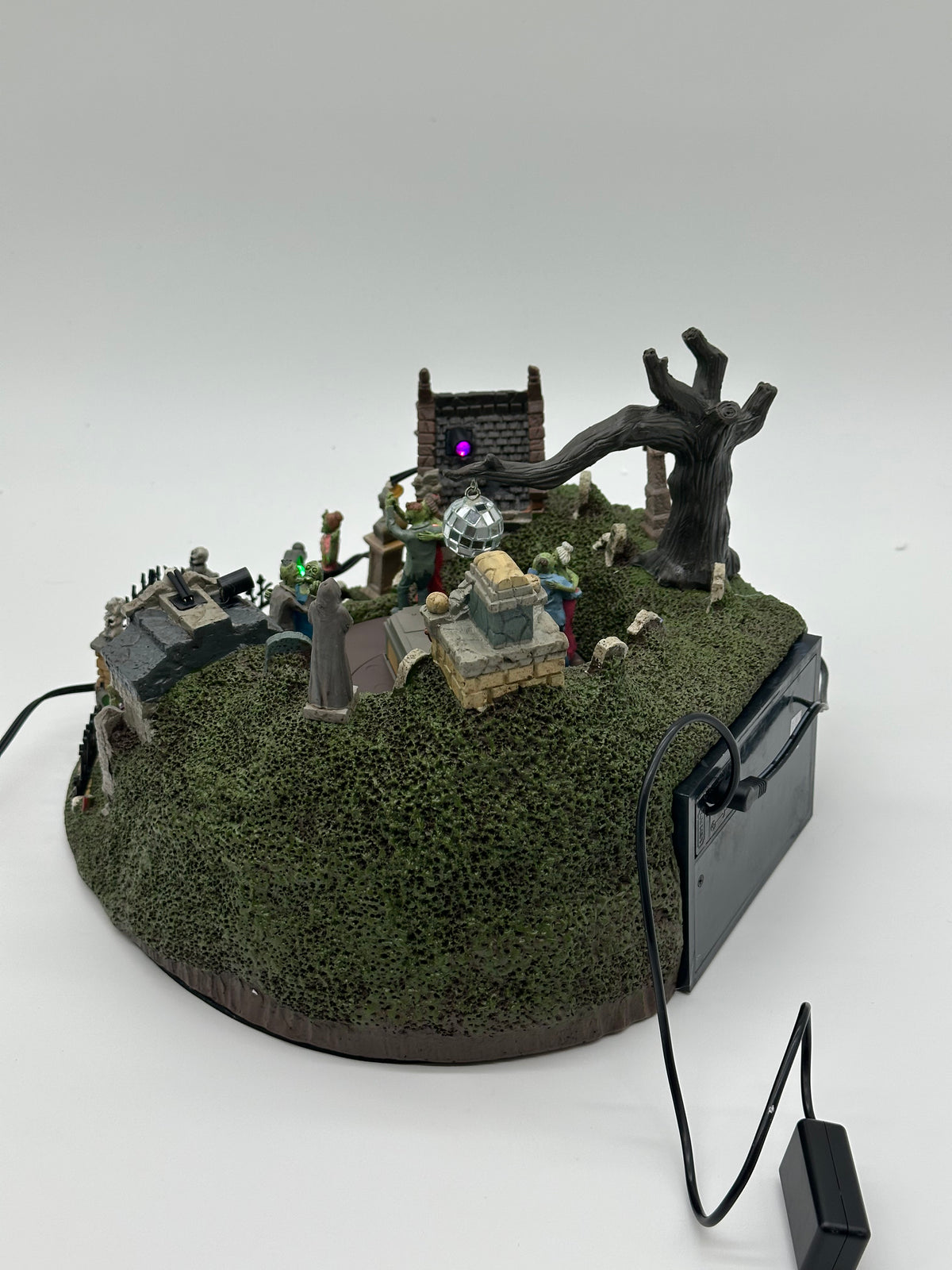 Lemax Spooky Town - Graveyard Party