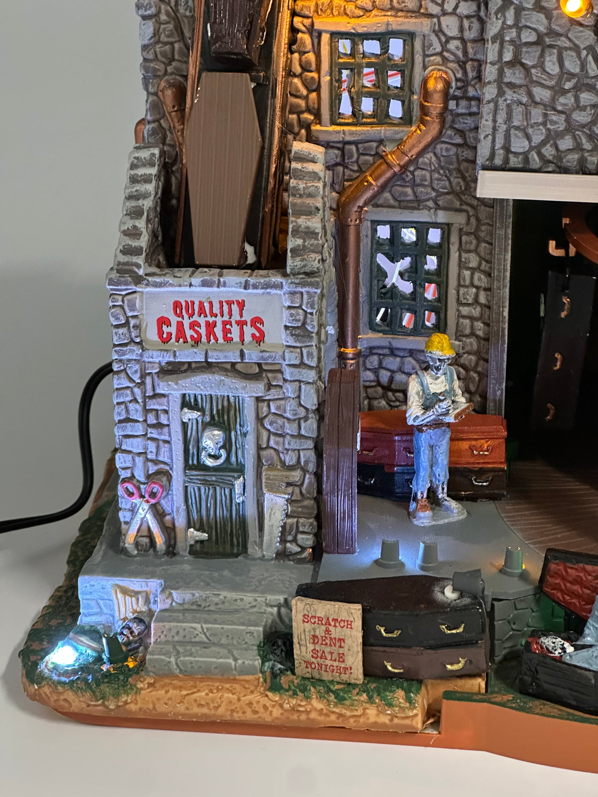 Lemax Spooky Town - Box-Of-Bones Coffin Factory