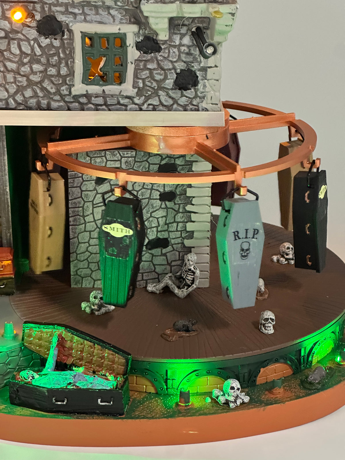 Lemax Spooky Town - Box-Of-Bones Coffin Factory