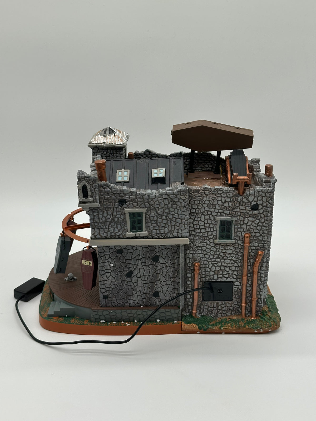 Lemax Spooky Town - Box-Of-Bones Coffin Factory