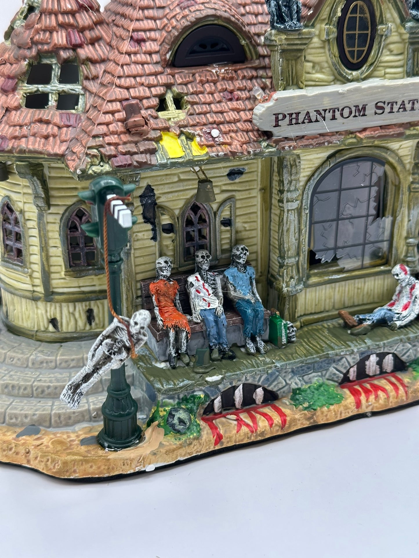 Lemax Spooky Town - Phantom Station