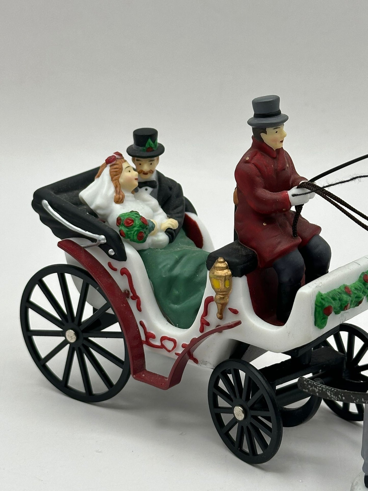 Department 56 - A Carriage Ride For The Bride - Christmas in the City